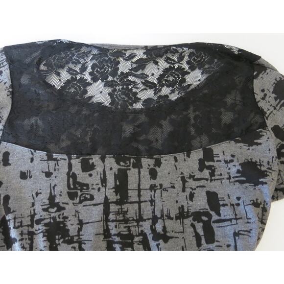 CATO Short Sleeve Top Size 18/20W Plus Lace Envelope Hem Black Gray Casual - Picture 7 of 9